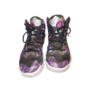 Under Armour Curry x Tuff Crowd Spawn FloTro Size M9/W 10.5 Magenta/Black (6057)